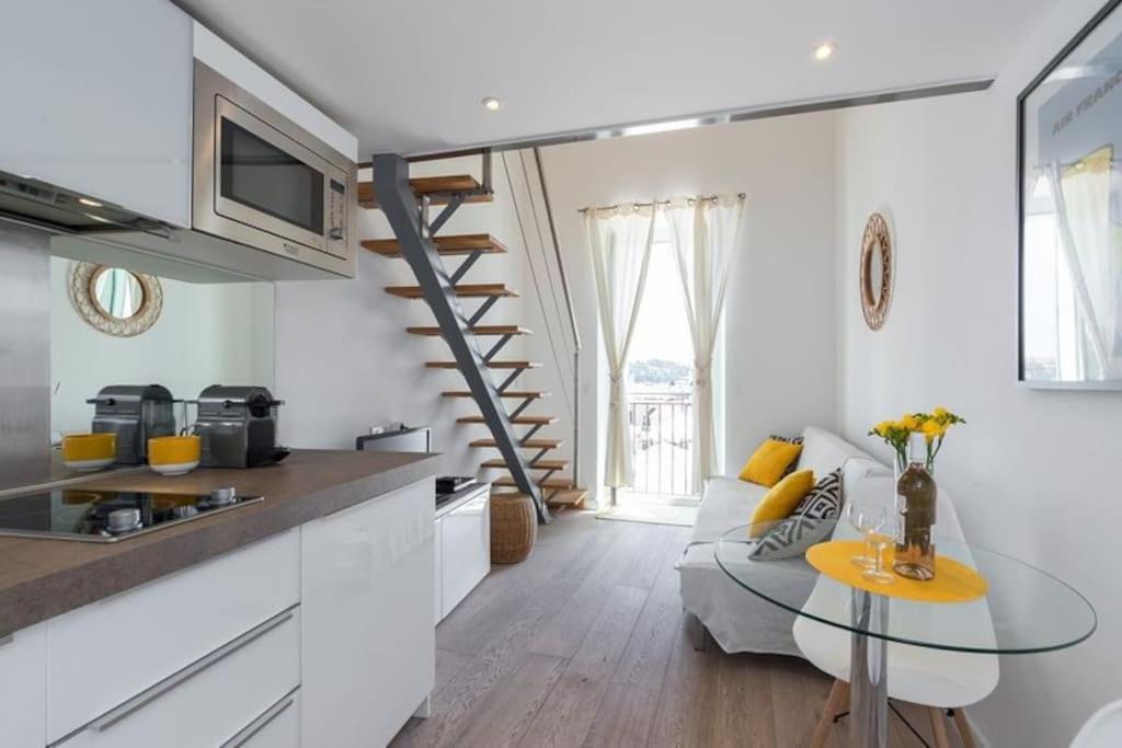 Location, 1 Bedroom Flat *